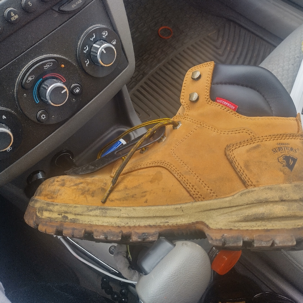 Steel toe work boots
